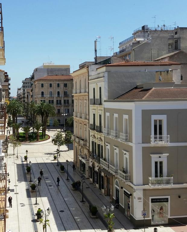 Borgo Due Mari Bed & Breakfast Taranto Bagian luar foto